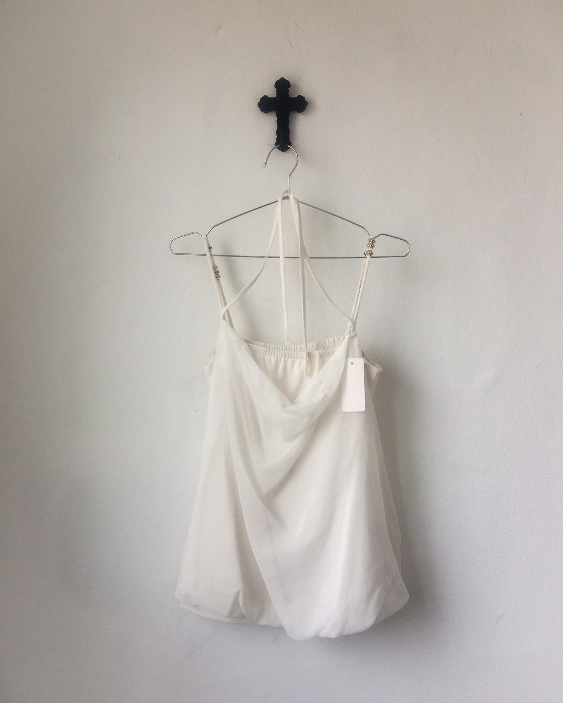 Tied drape point sleeveless 상품이미지2