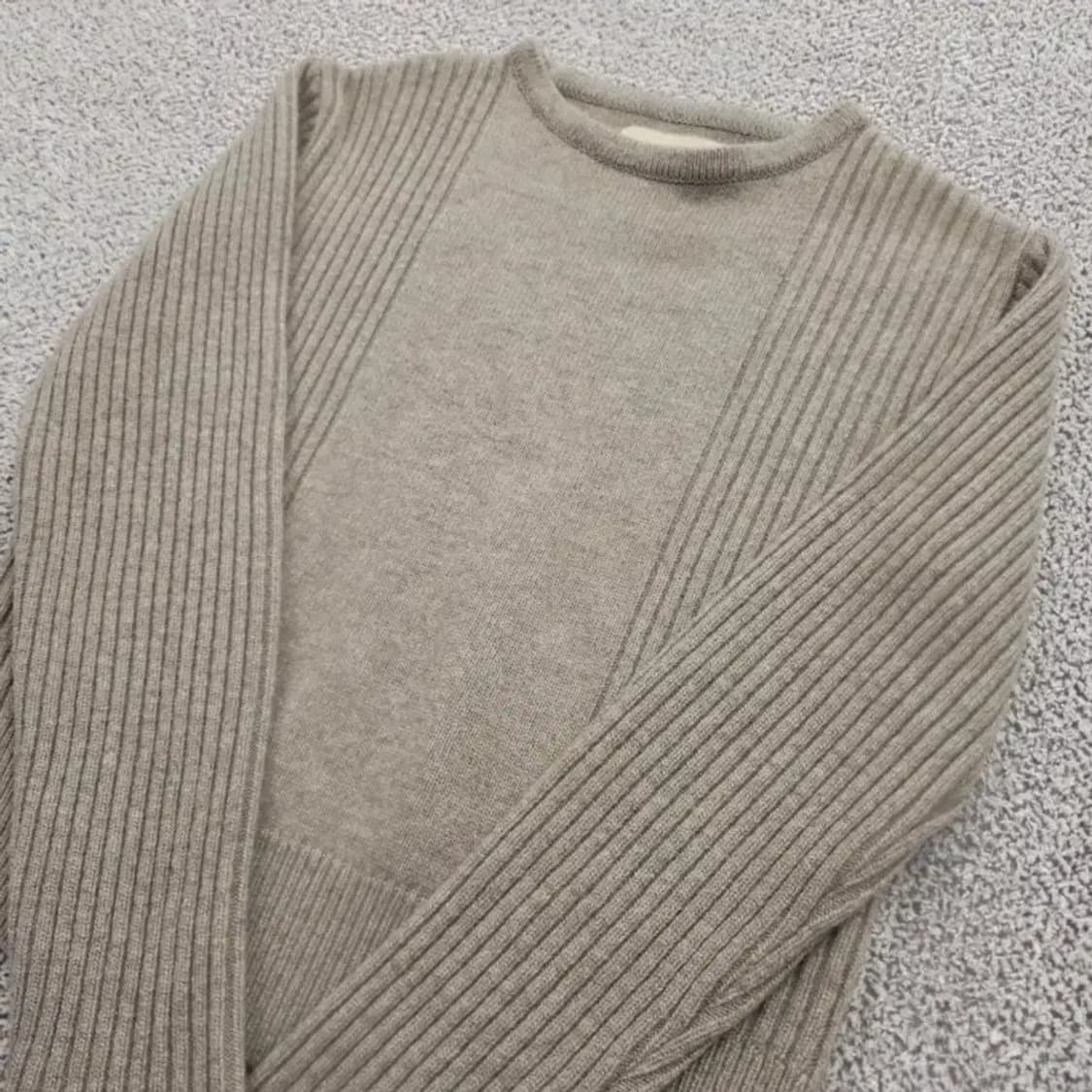 [새상품] 마뗑킴 Matin Kim 골지 울 캐시미어 니트 55반 상품이미지3