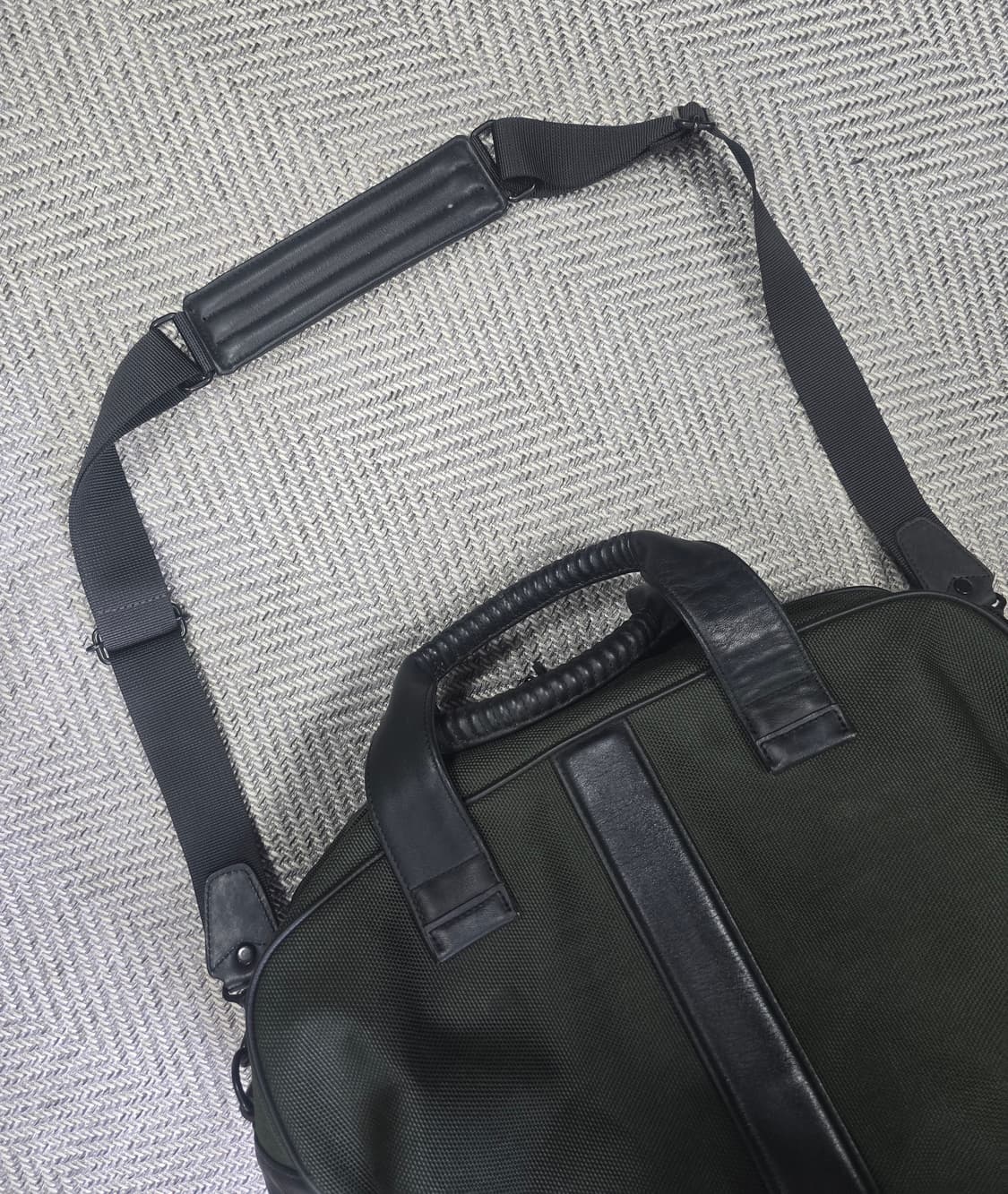 Im product issey Miyake 90s 보스턴백 상품이미지7
