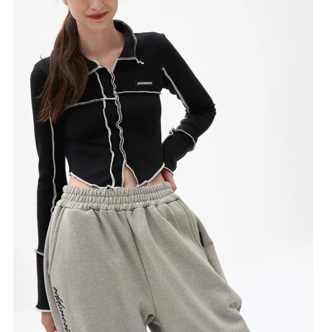 오드원아웃 핀턱 피큐 티셔츠 블랙 상품이미지2