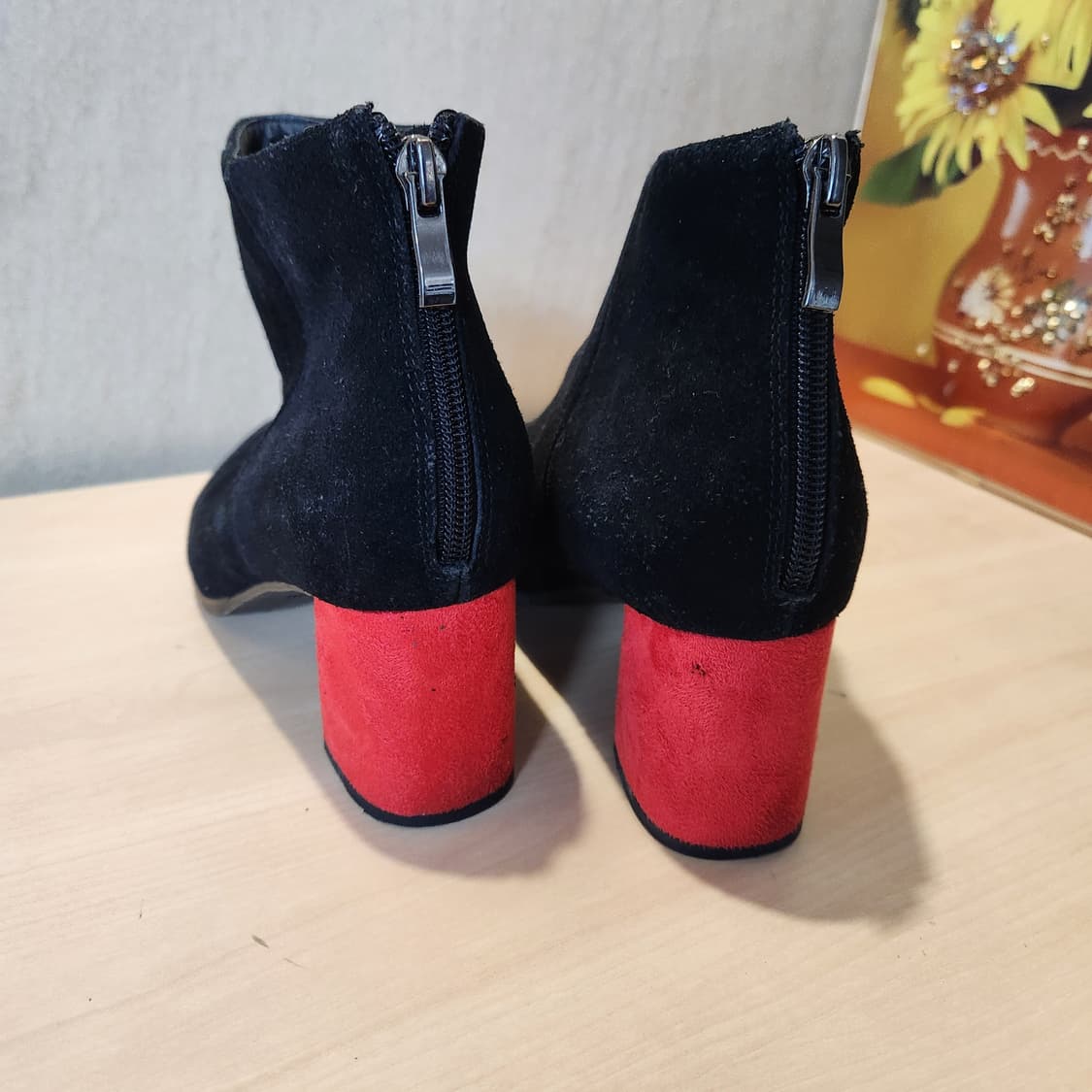 “블랙 스웨이드 × 레드힐 포인트✨ 엘사베리니 앵클부츠 (250)”
 상품이미지4