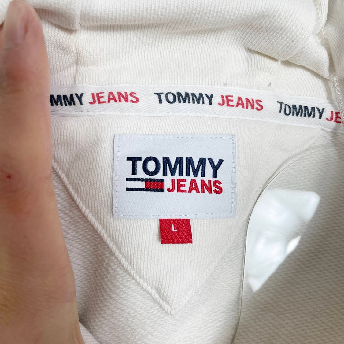 D2 타미 진스(Tommy Jeans) 스케이터 세리프 리니어 후디 L사 상품이미지5