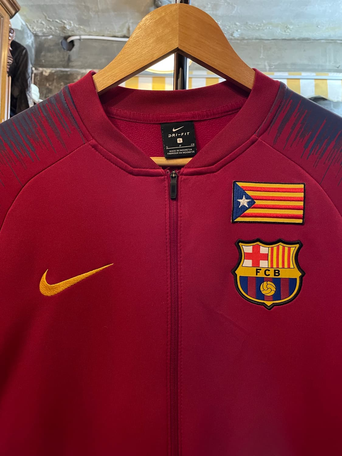 나이키 X 바르셀로나FC 자수 패치 트랙탑 저지 자켓 상품이미지2