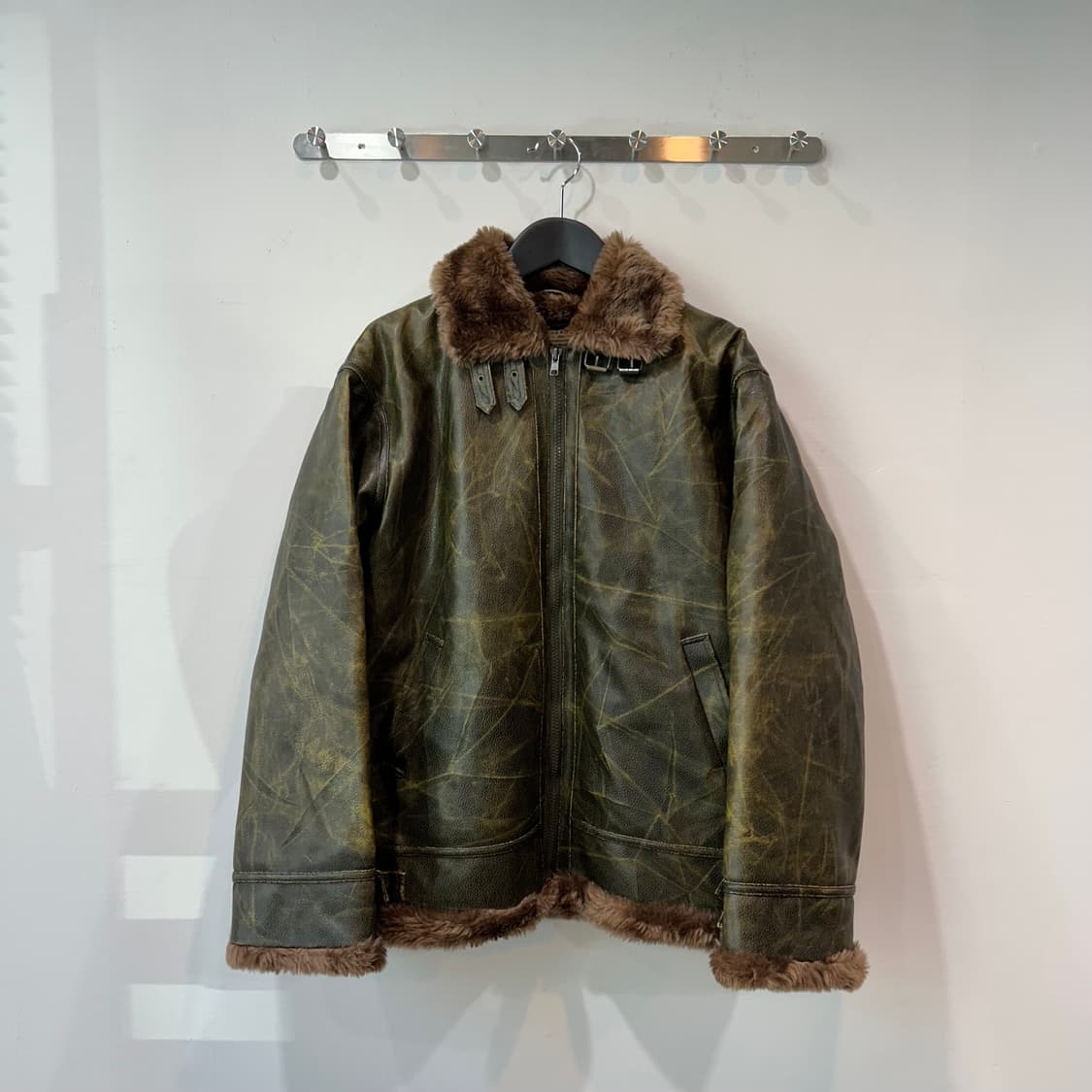 빈티지 카키 크랙패턴 무스탕 자켓 상품이미지2