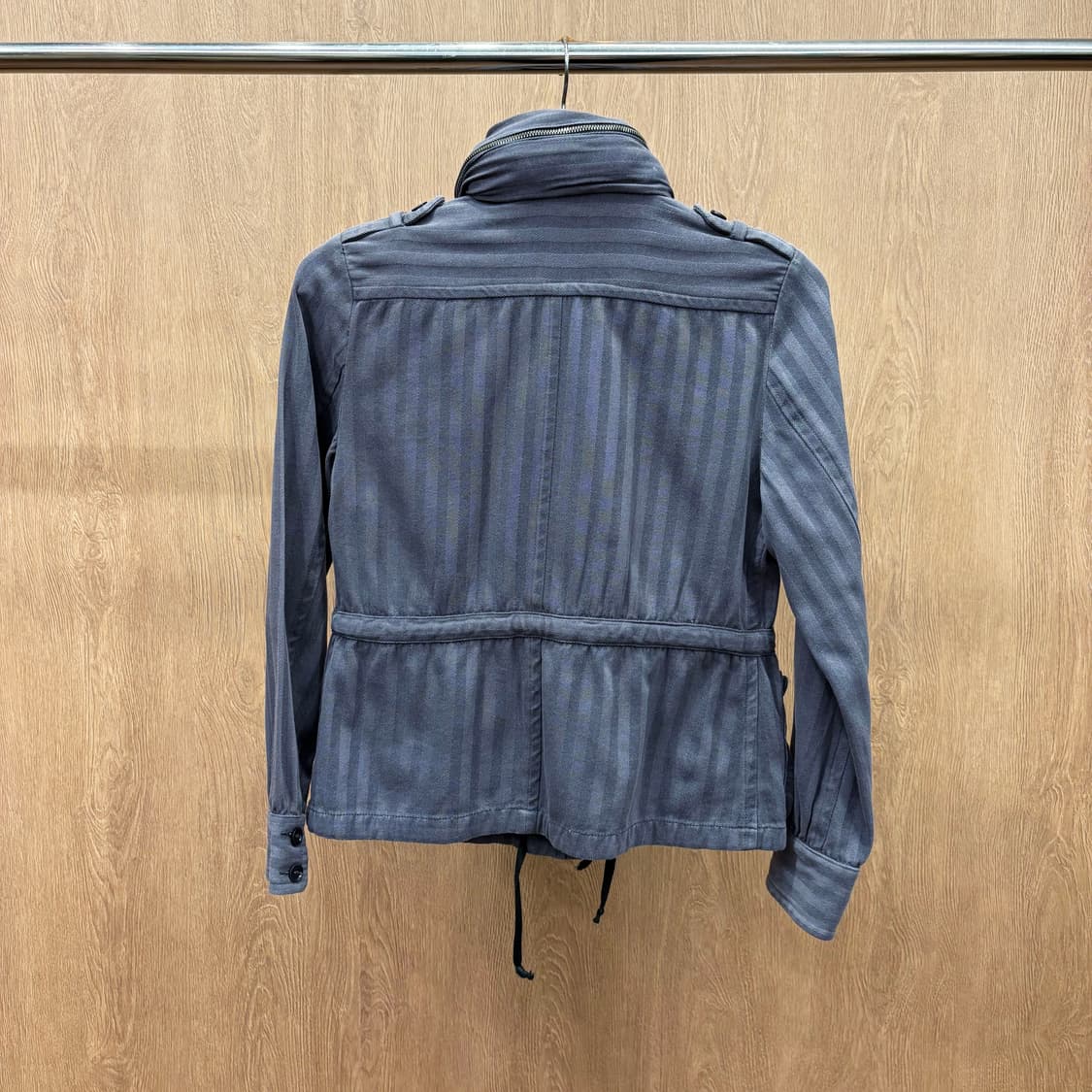  이자벨마랑 에뚜왈 하이넥 자켓 더블 포켓 스트라이프 패턴 디테일 그레이 상품이미지3