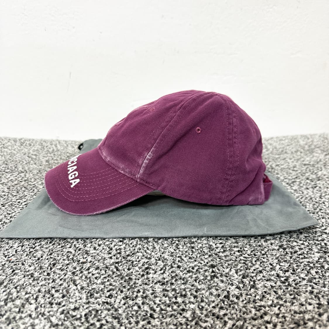 (정품/새상품) BALENCIAGA 발렌시아가 여성 퍼플 로고 볼캡 상품이미지3
