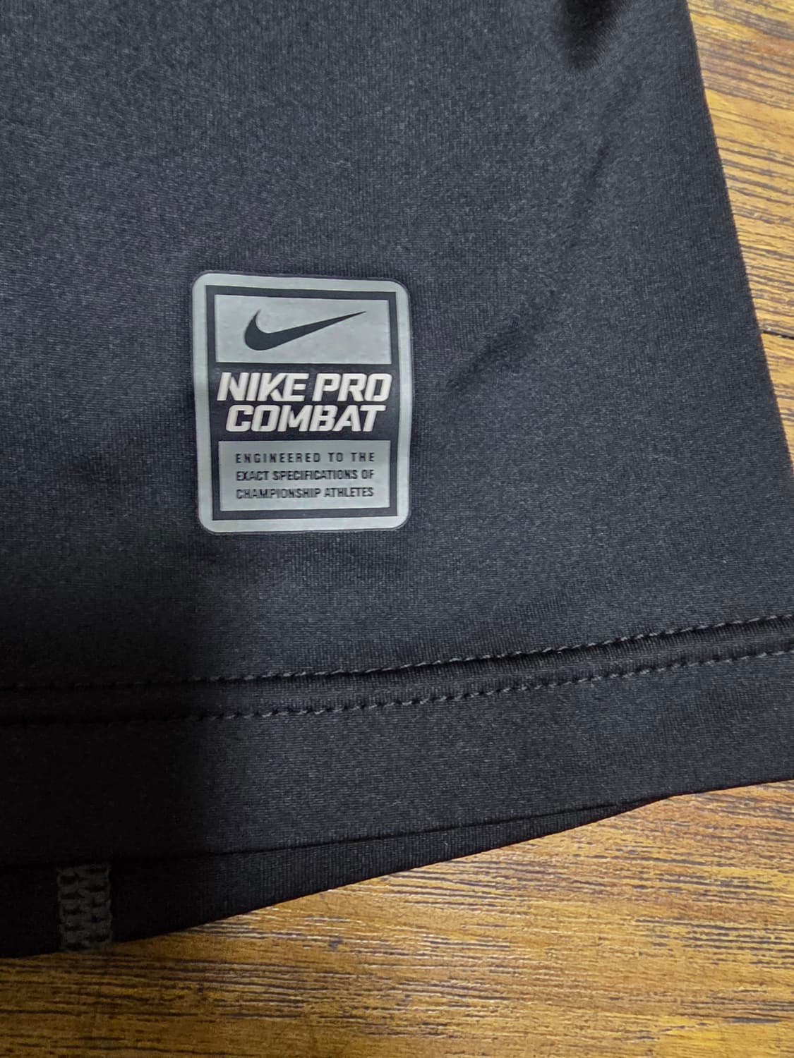 나이키 프로컴뱃 컴프레션 나시탑 상품이미지3