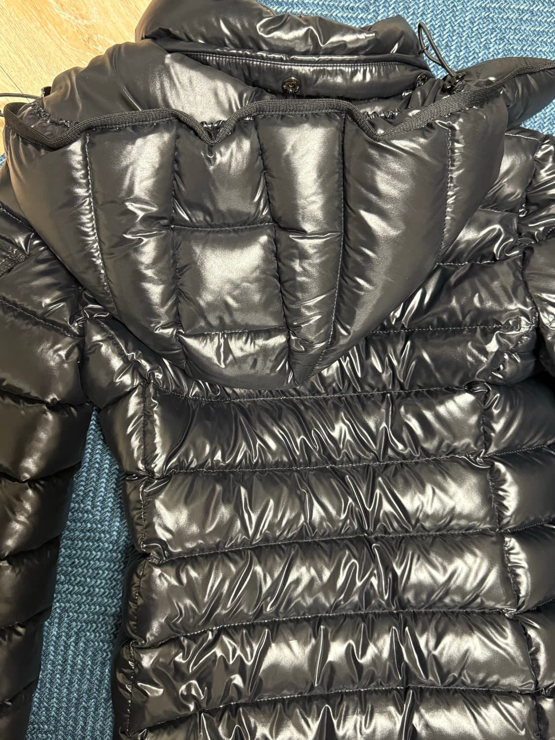 몽클레어 23 FW 마야 유광 패딩 0 size 여성 상품이미지5