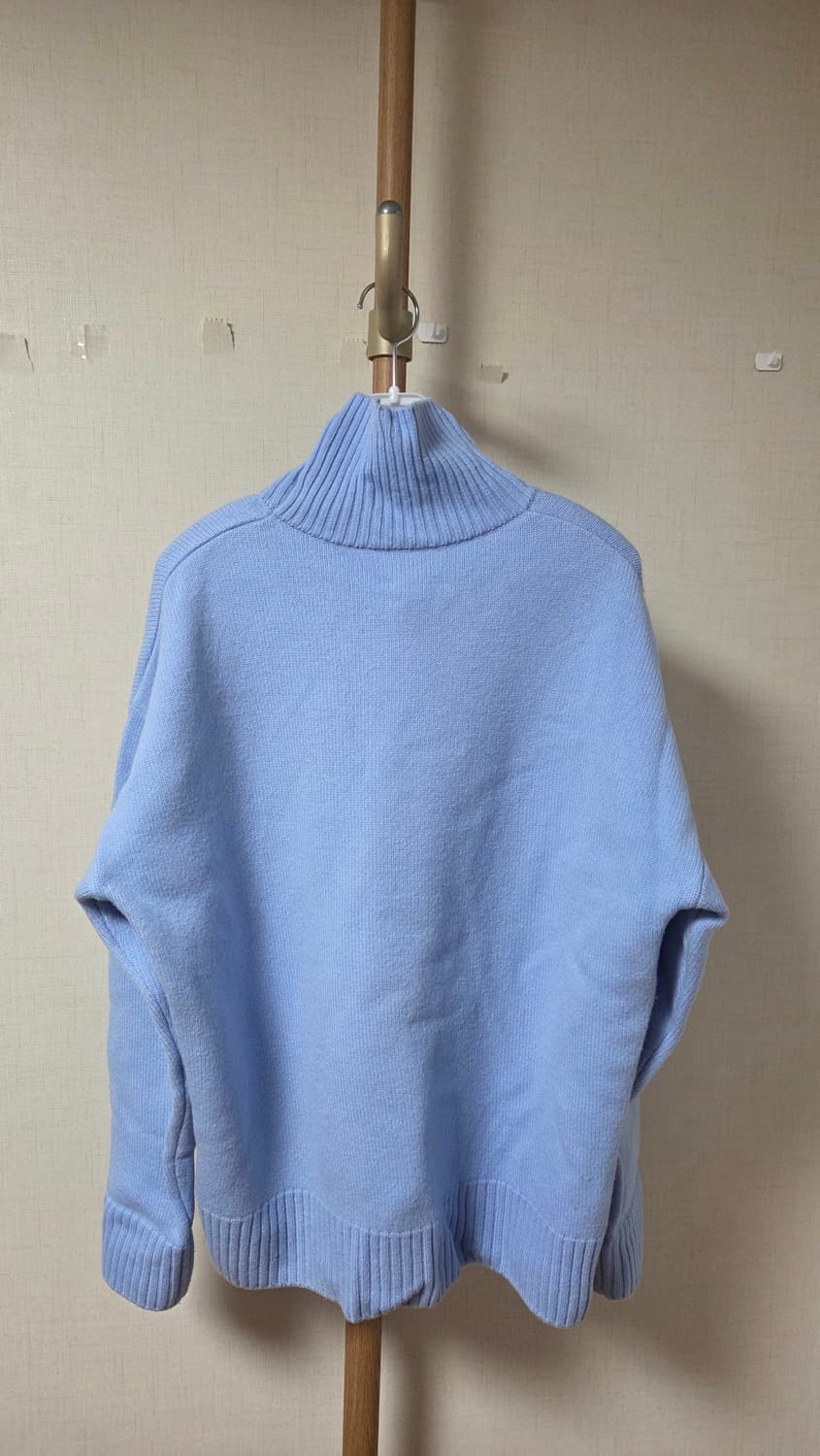 아미 빅하트 로고 터틀넥 니트 스카이블루 상품이미지2