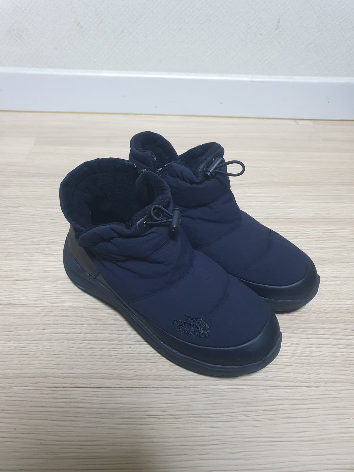 노스페이스 블랙 패딩 숏 부츠 240 상품이미지2