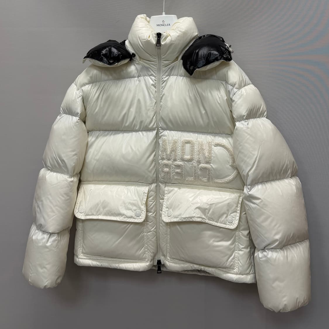 몽클레르 아베이 패딩재킷 (66)  상품이미지3