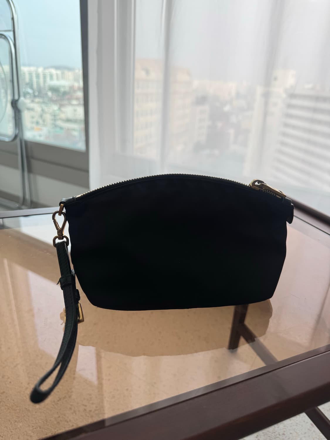 프라다 포코노 금장 파우치 상품이미지5