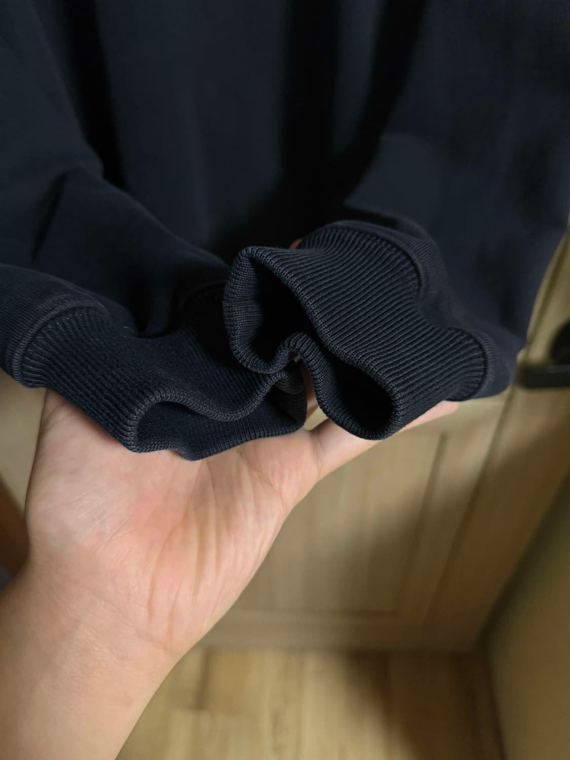 발렌시아가 웨이브로고 맨투맨 블랙 L 상품이미지6