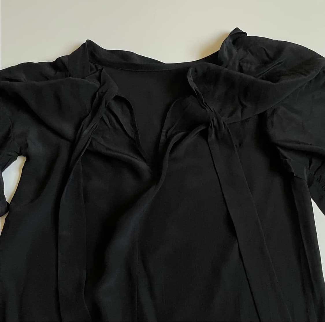 프라다 백 리본 반팔 블라우스 상품이미지3