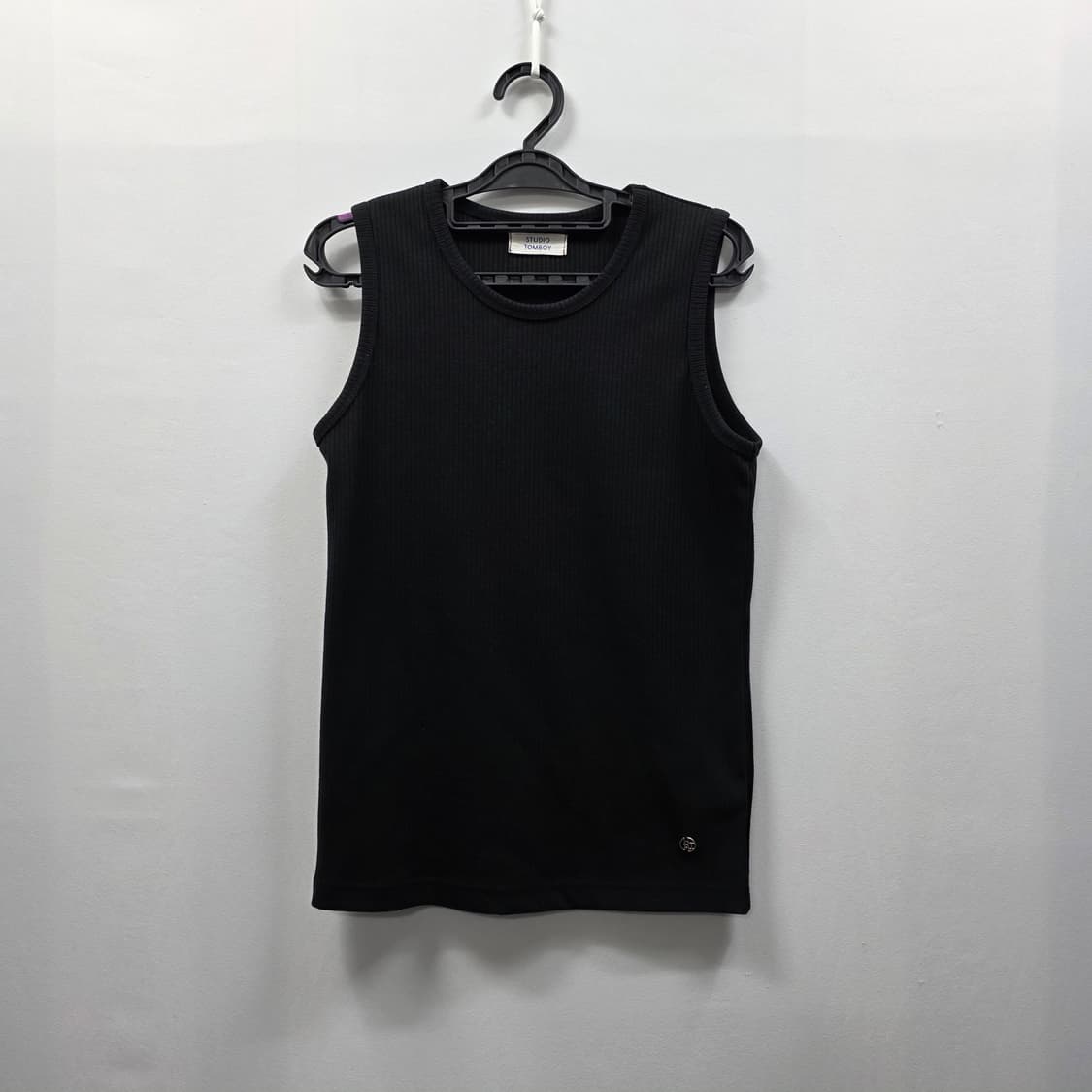 0192 스튜디오 톰보이 블랙 립 탱크탑 상품이미지1
