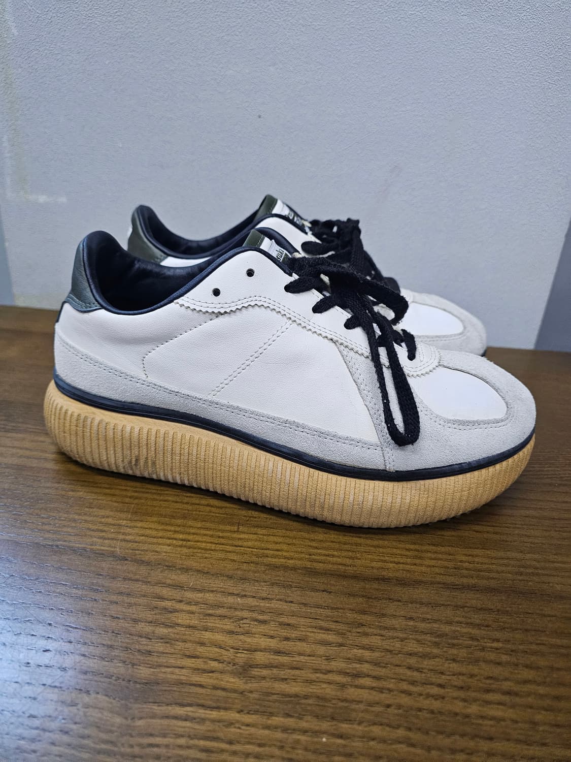 아식스 오니츠카타이거 델리시티 상품이미지2