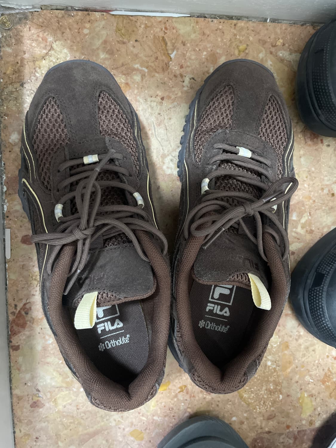 휠라 에샤페 초코 상품이미지1