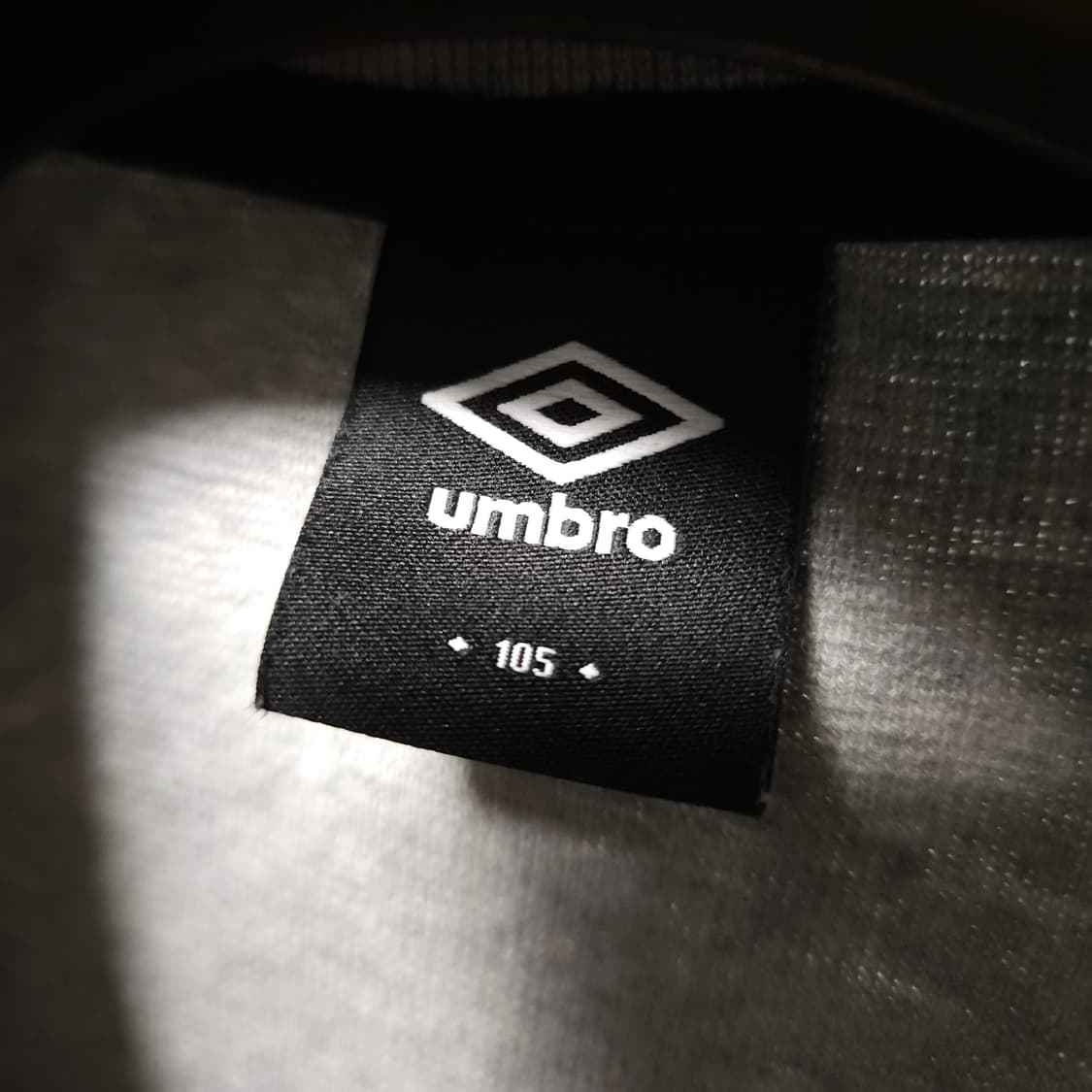 105 ) 엄브로 사이드로고 트레이닝 집업 상품이미지3