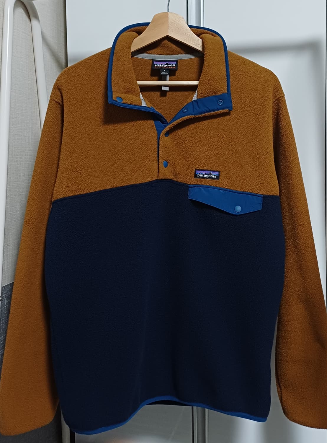 [S] 파타고니아 신칠라 스냅티 네이비 블루 / 베어 브라운 상품이미지1