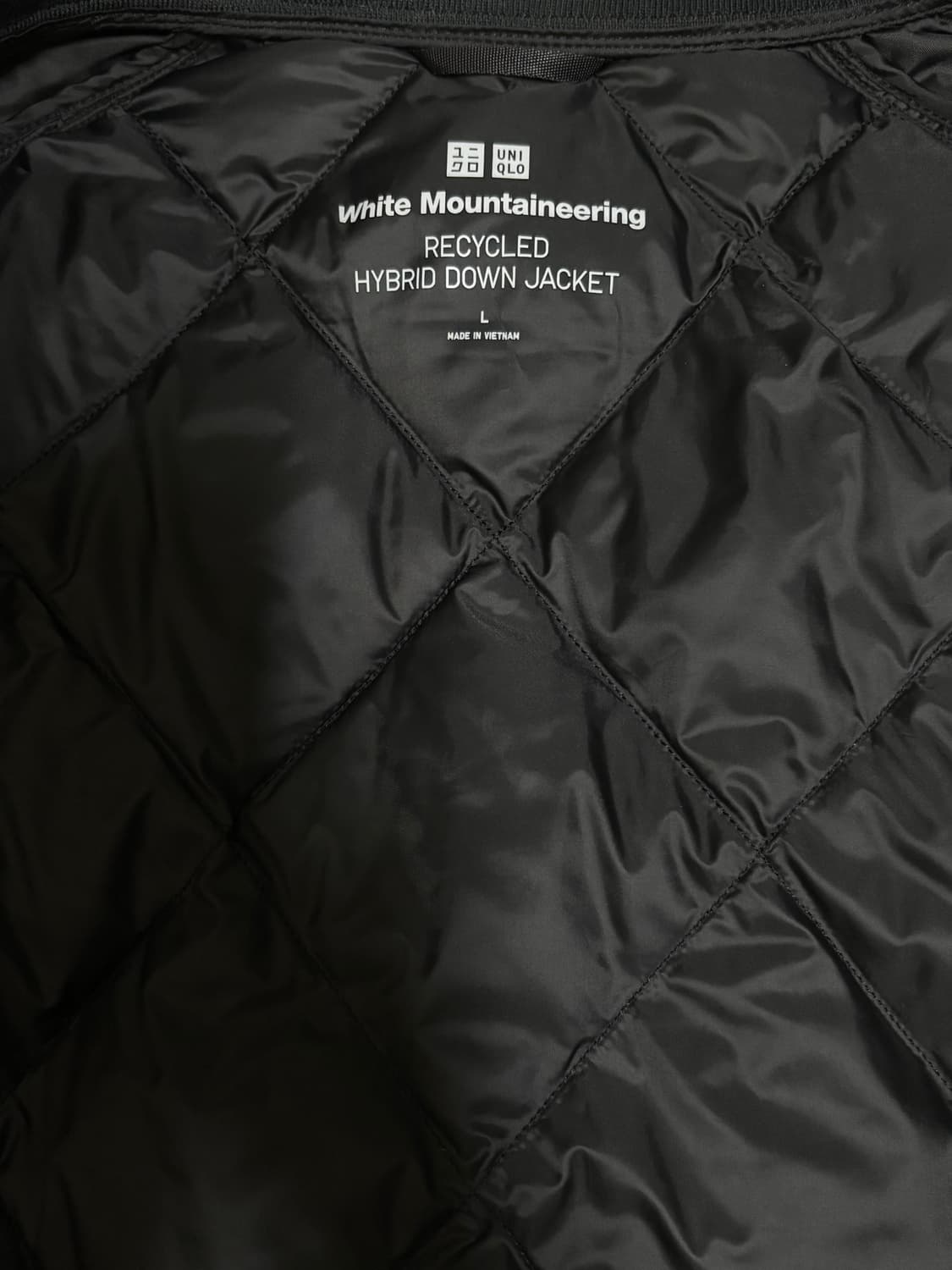 유니클로 화이트마운티니어링 리사이클 하이브리드 다운재킷 상품이미지6