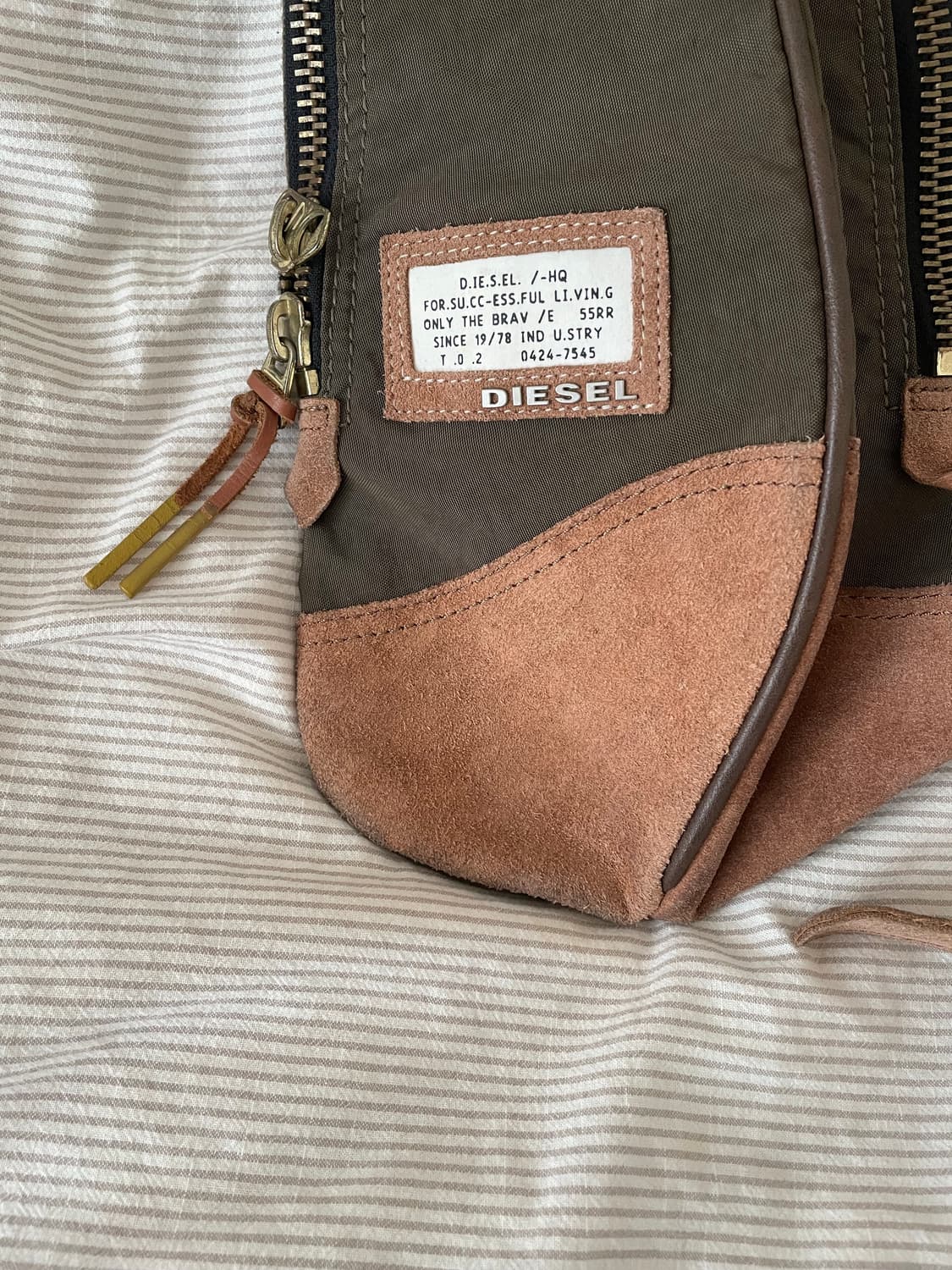 디젤 슬링백 상품이미지3