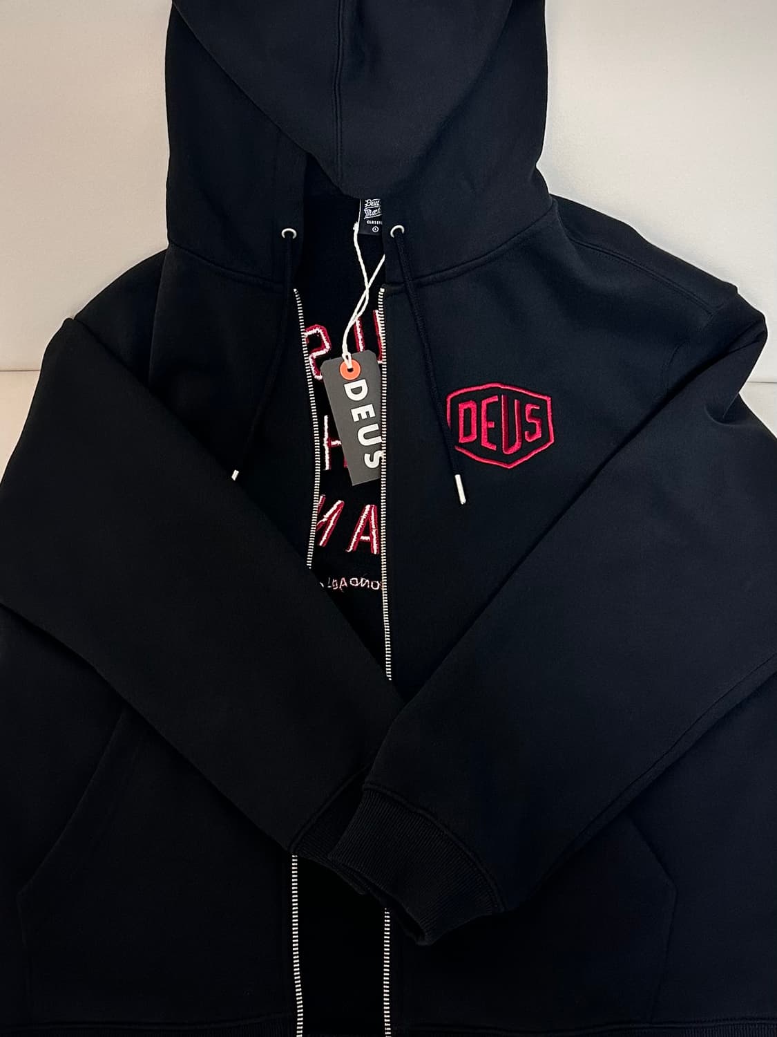 데우스 부산 후드집업 상품이미지4