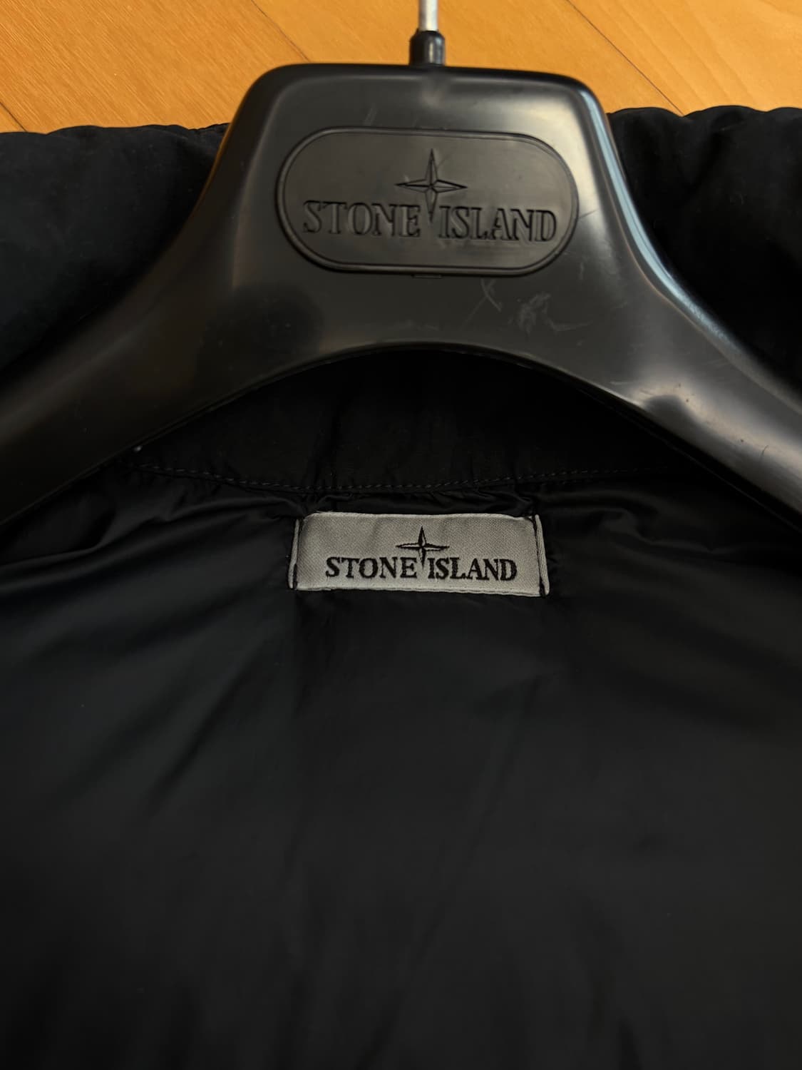 스톤아일랜드 크링클랩스 논후드 패딩 24FW 블랙 라지 상품이미지8