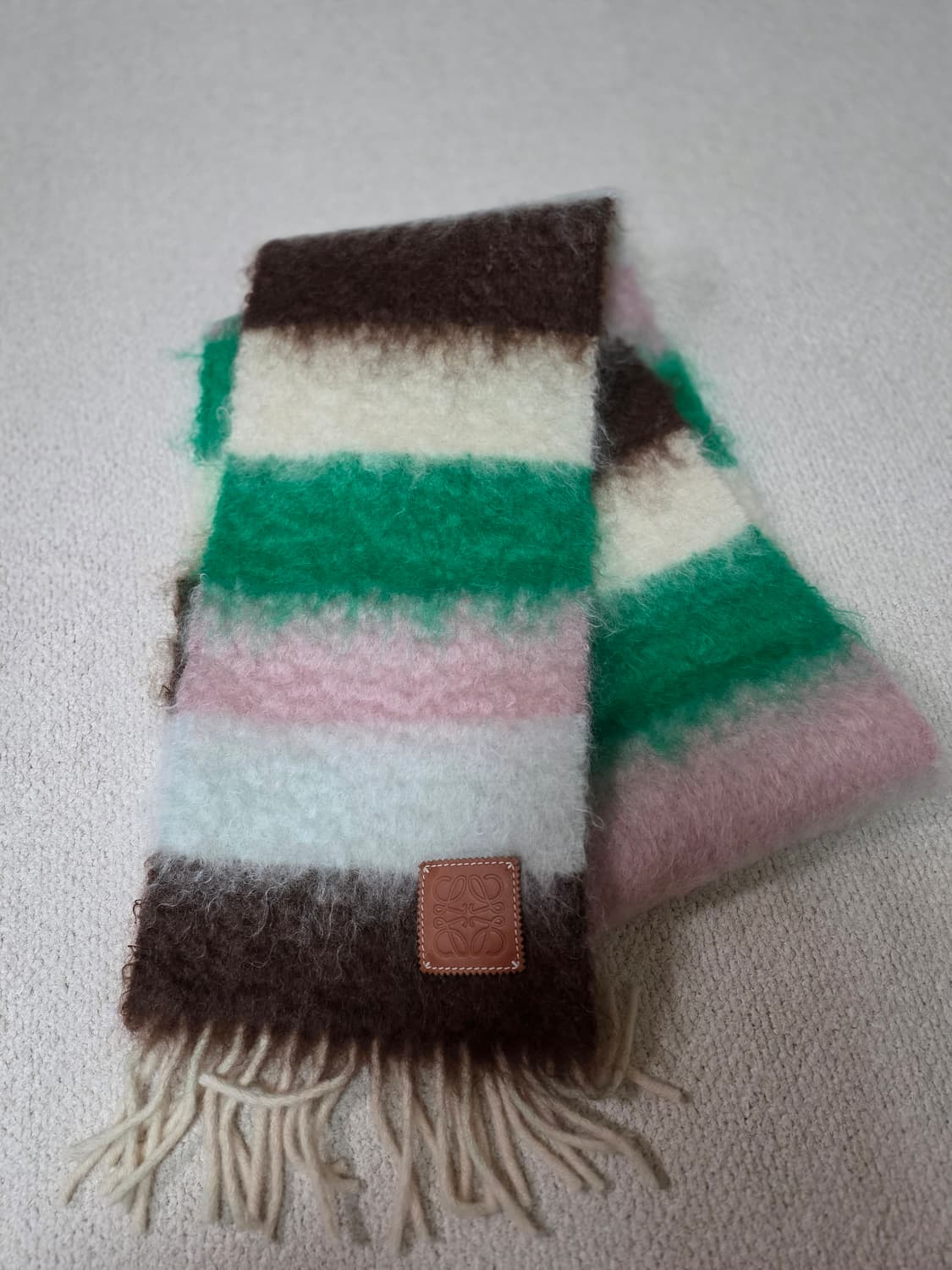 로에베 멀티 스트라이프 모헤어 머플러 상품이미지3