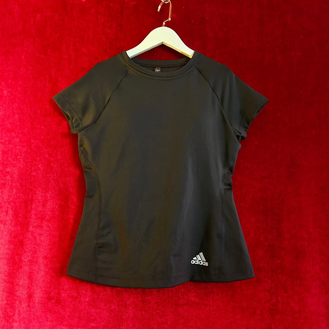 아디다스(Adidas) 스포츠 기능성 브라탑 슬림핏 반팔티셔츠 상품이미지1