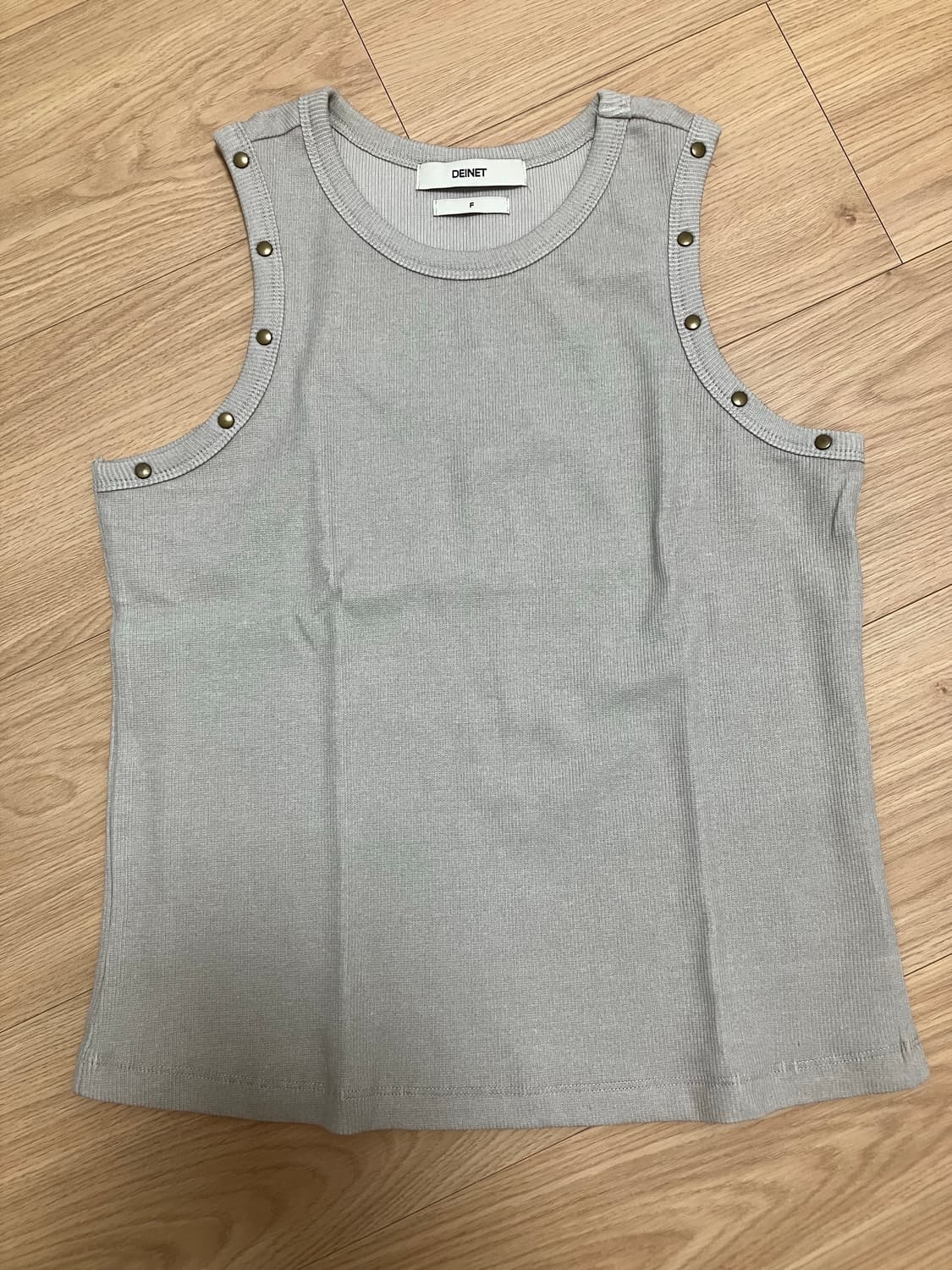 다이닛 락스타 스터드 슬리브리스 인 베이지 상품이미지7