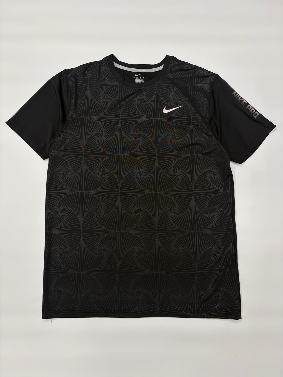 나이키 프로 Nike Pro 기능성 러닝 반팔티  상품이미지1