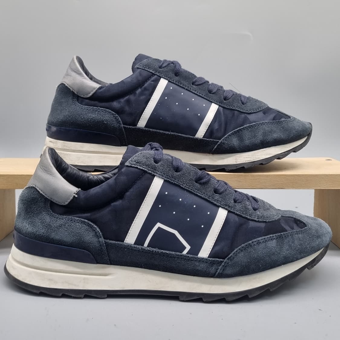 필립모델 스웨이드 남성스니커즈255 상품이미지1