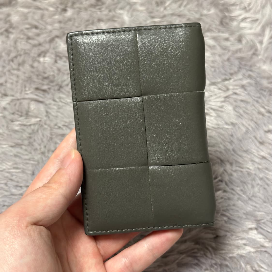 [정품 OS] 보테가베네타 맥시 플랩 오거나이저 카드지갑 그레이 상품이미지2