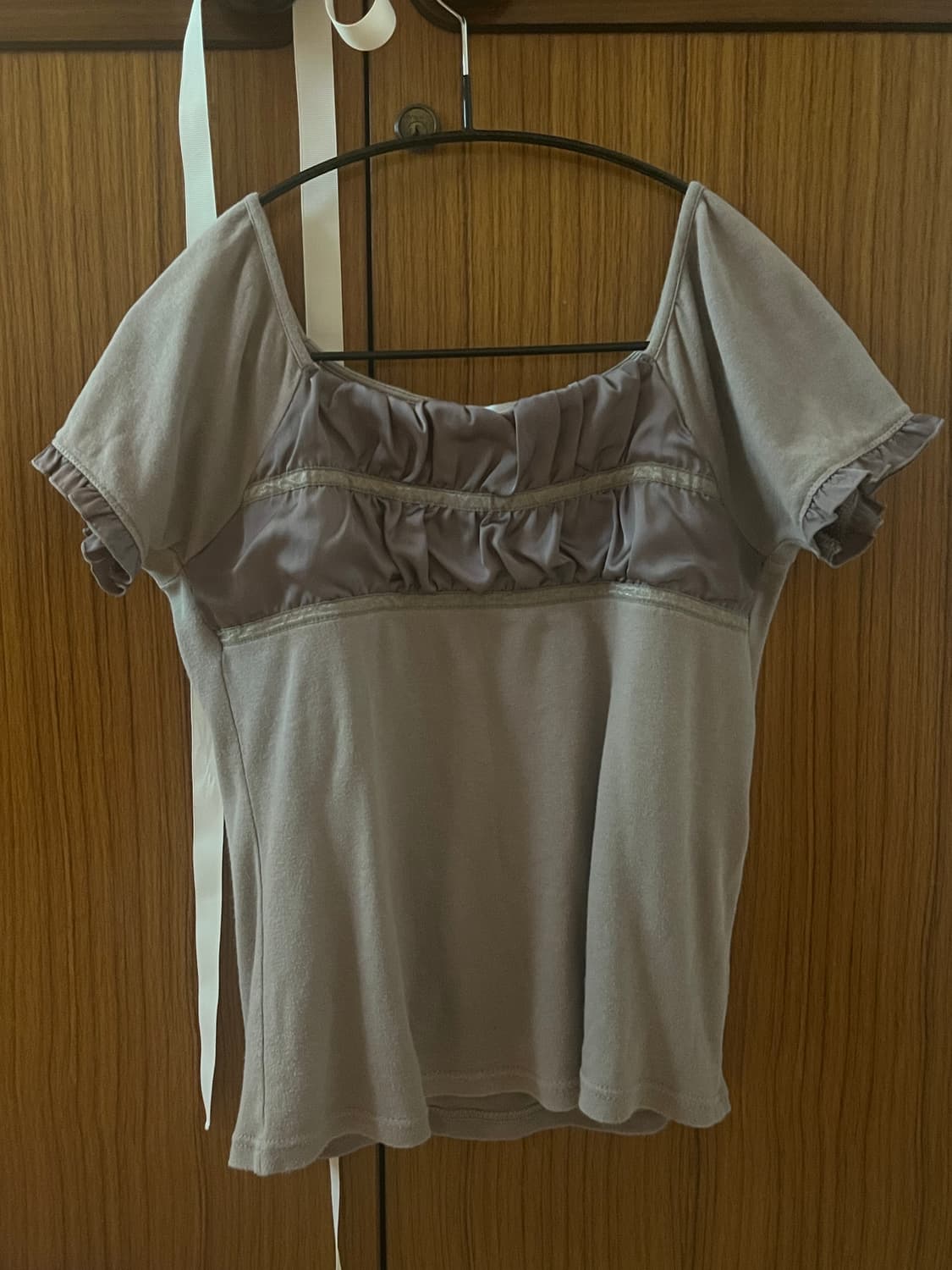 프릴 디테일 반팔 티셔츠 frill detail short sleeve 상품이미지1