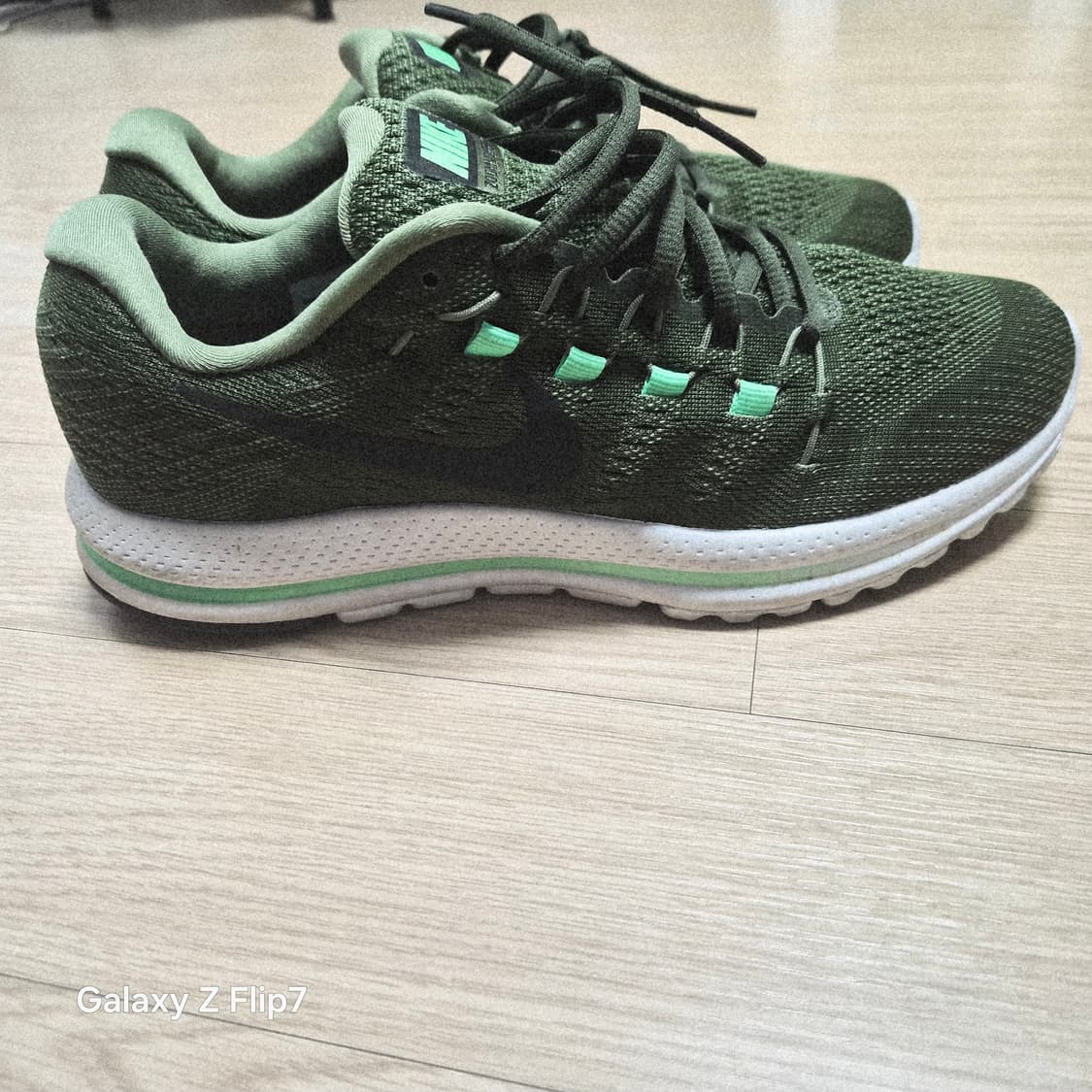 나이키 에어 줌 보메로 그린 상품이미지3