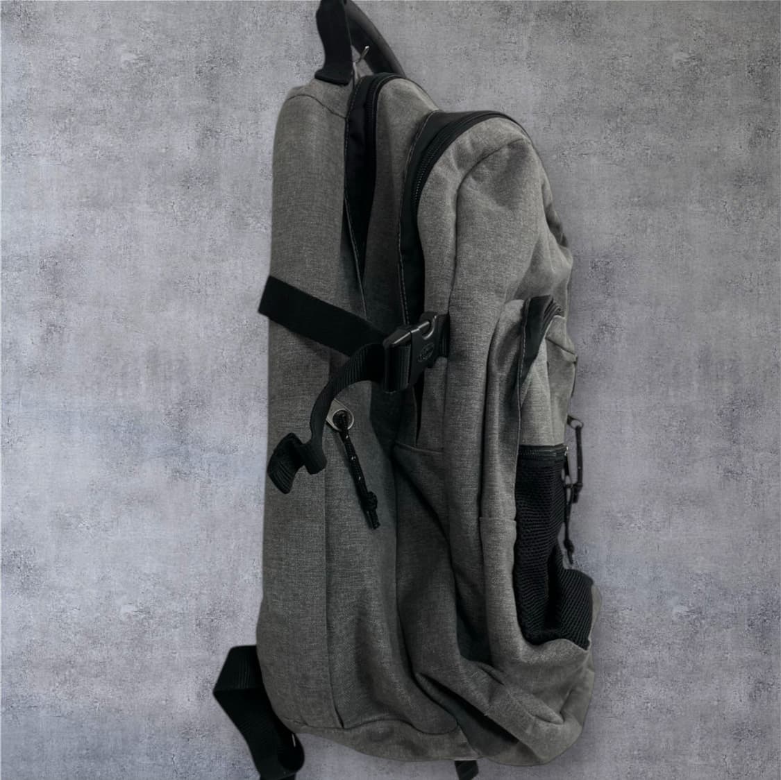 이스트팩 Eastpak 그레이 에그웜 백팩 상품이미지2