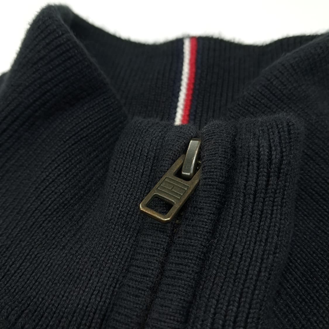 CL782 L 타미힐피거 가죽풀러 블랙 하프집업 니트 스웨터 상품이미지4