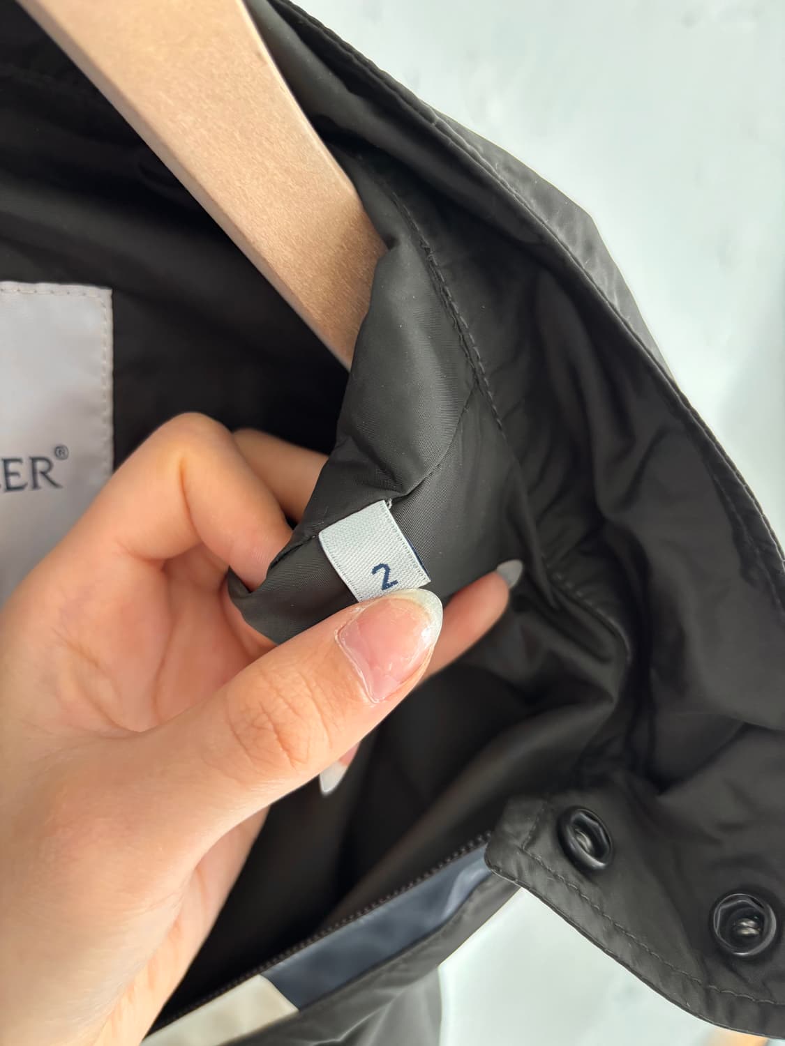 Moncler 몽클레르 카키 나일론 자켓 상품이미지8