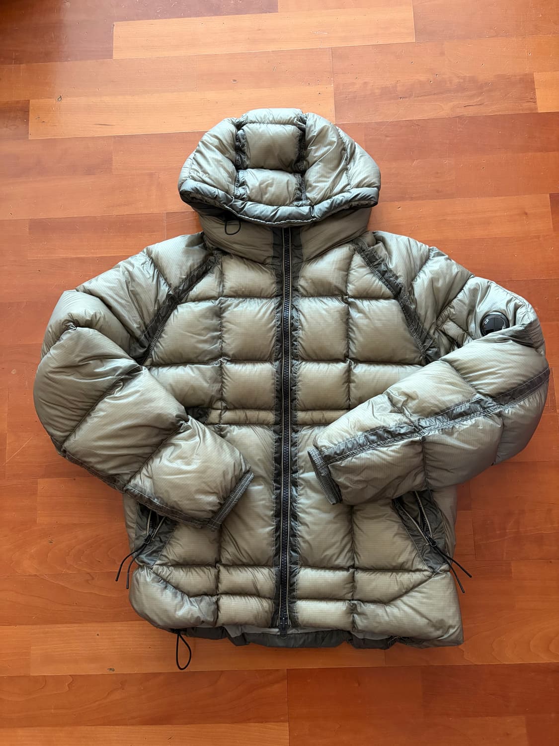 cp컴퍼니 dd쉘 후드 다운 자켓 펀가이 그레이 m 상품이미지1