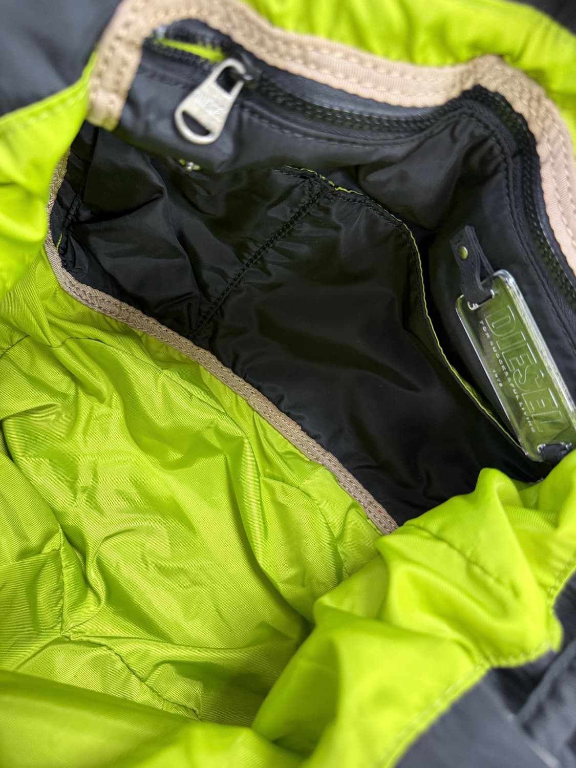 디젤 드로스트링 나일론 멀티 포켓 3-Way 백 상품이미지8