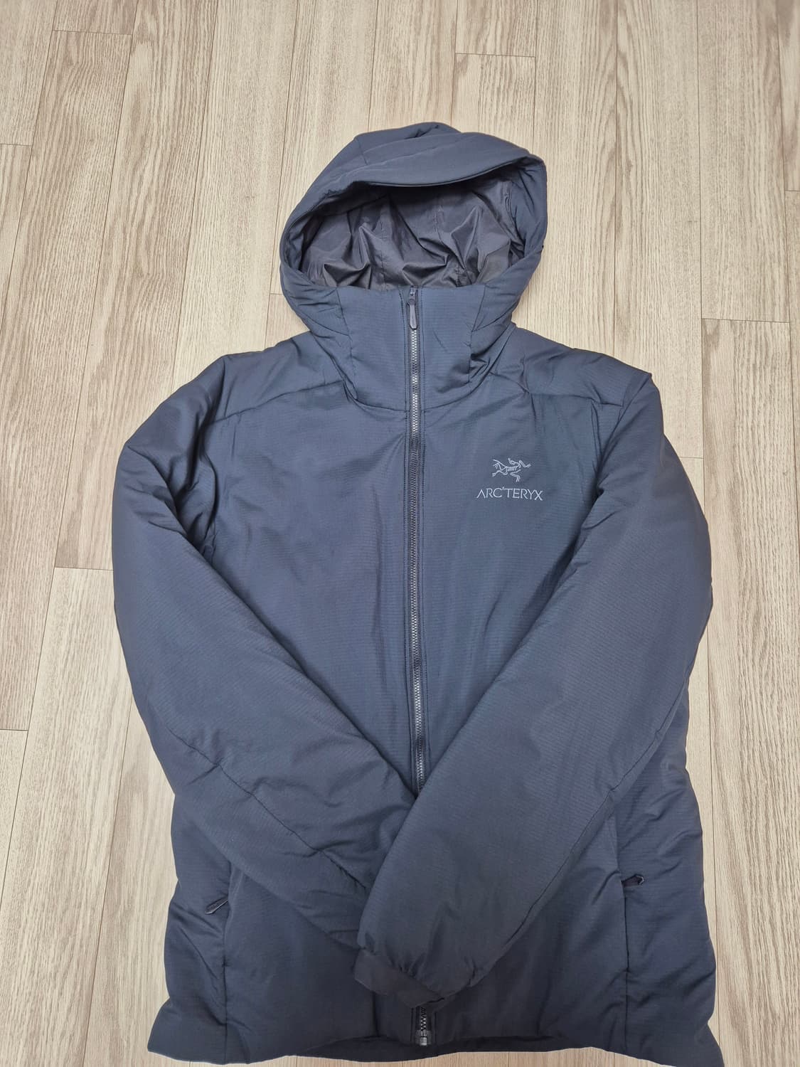 아크테릭스 아톰 AR 후디 블랙사파이어 m사이즈 상품이미지1