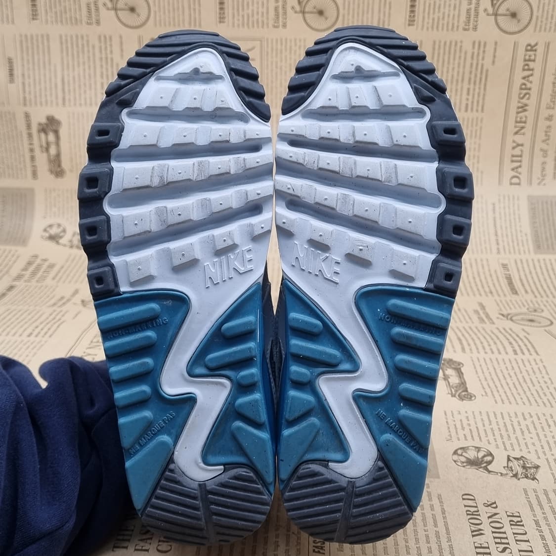 나이키 에어맥스90 여성운동화225 상품이미지3