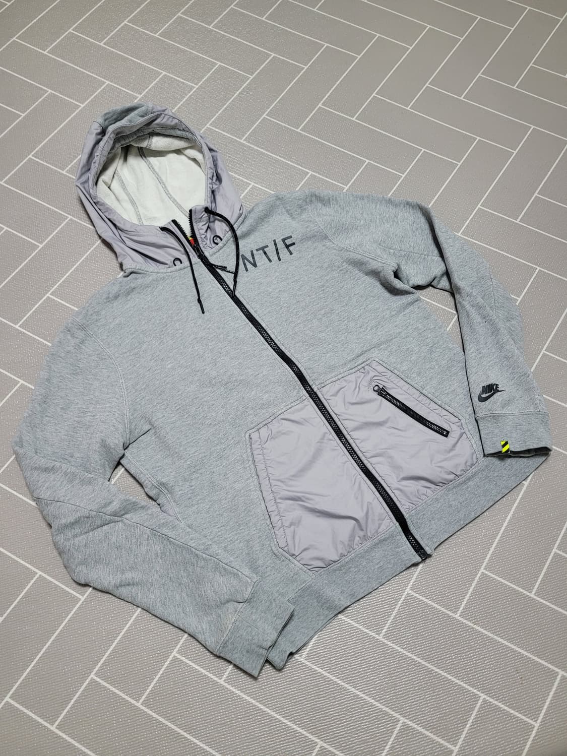 나이키 트랙 앤 필드 후드 풀집업 L 상품이미지1