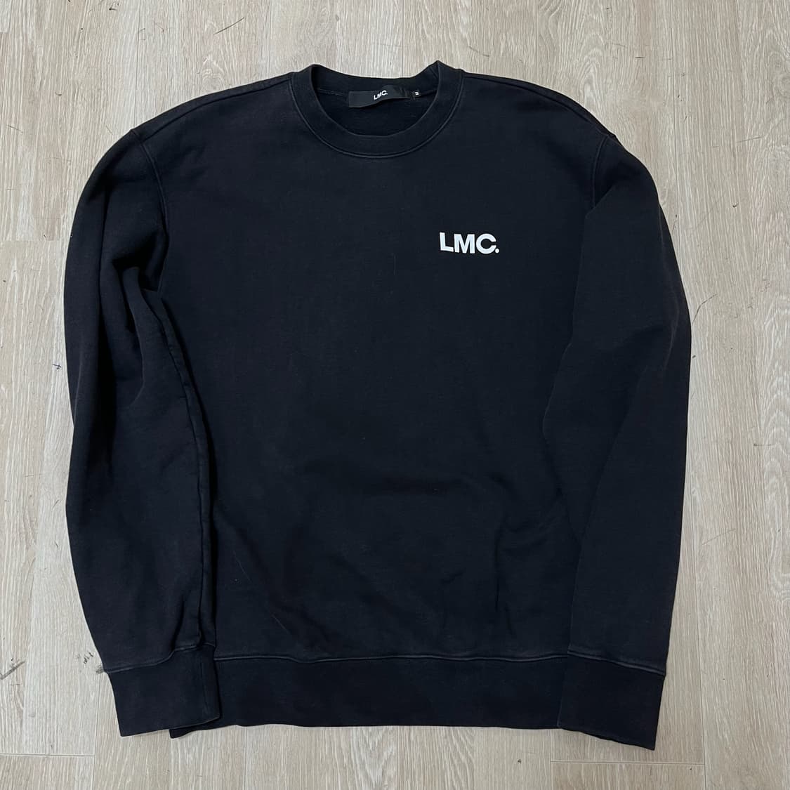 LMC 엘엠씨 지구본 빅로고 프린팅 기모 맨투맨 [블랙] M/95 상품이미지1