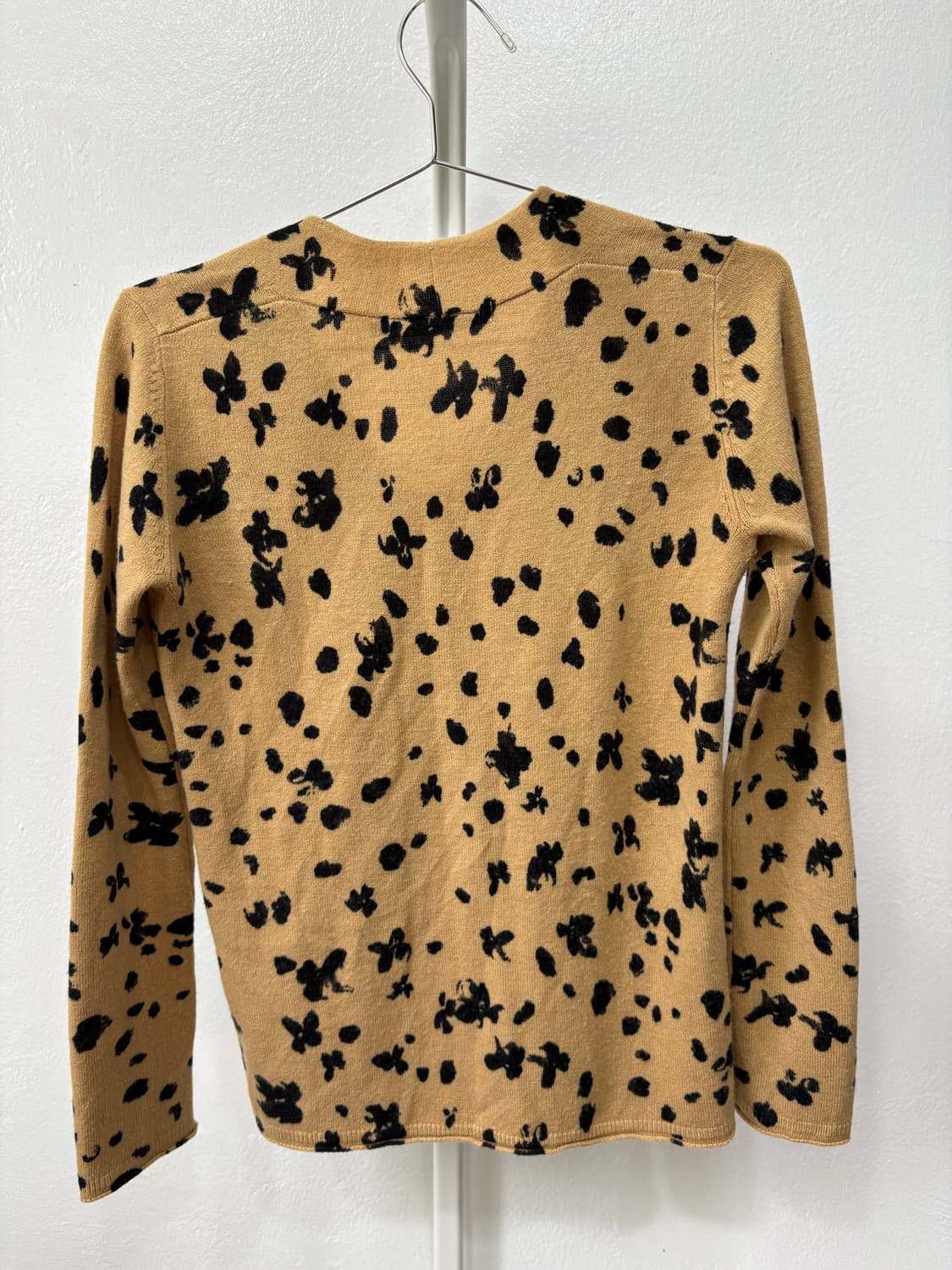 호피 플라워 브이넥 긴팔니트 상품이미지5