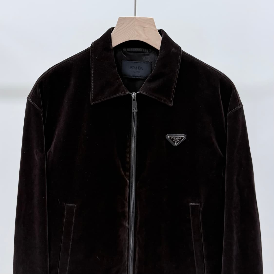 [S+급/S] 프라다 벨벳 데님 블루종 자켓 브라운 상품이미지3