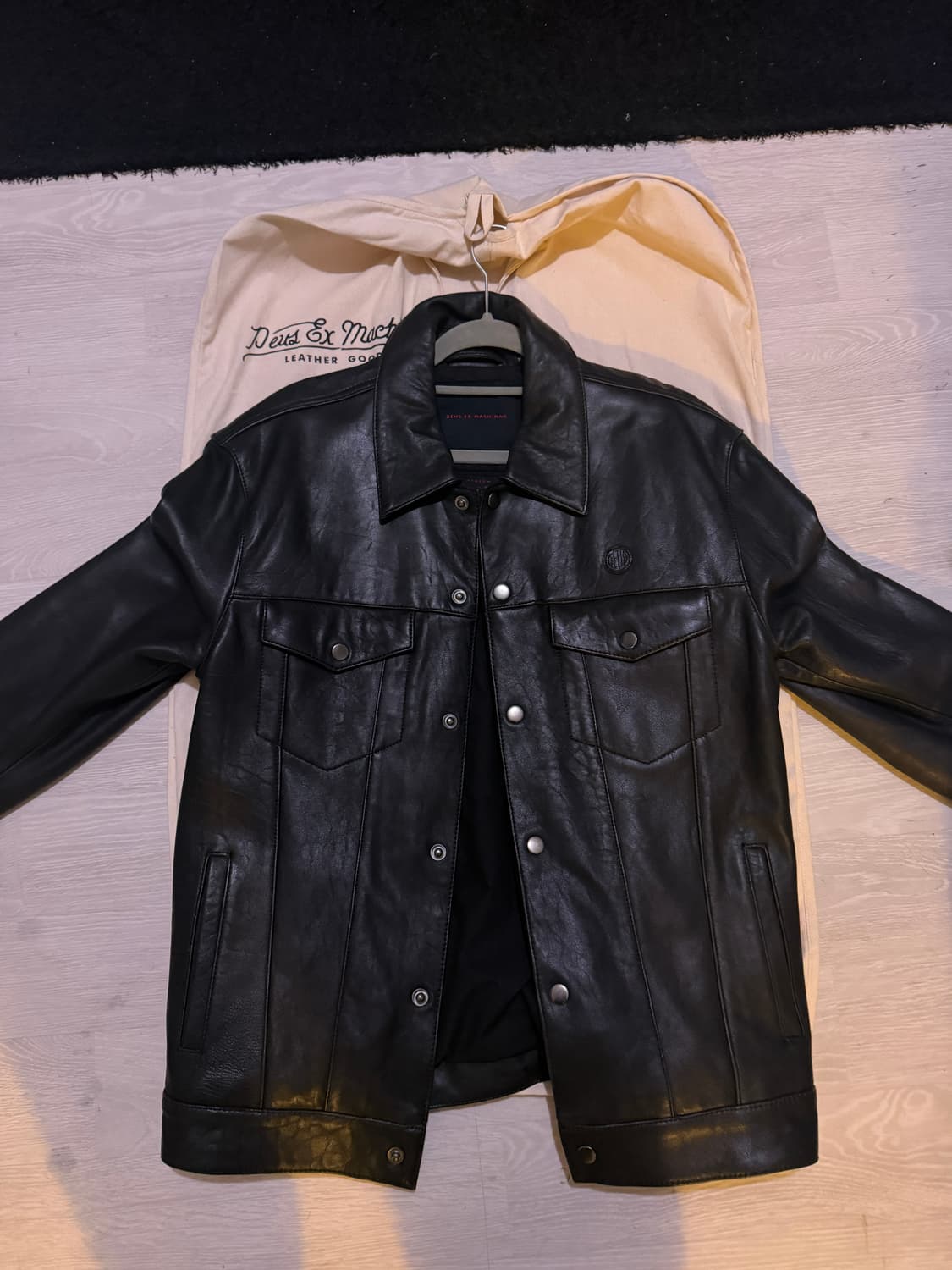 데우스 가죽자켓 판매합니다. 상품이미지1