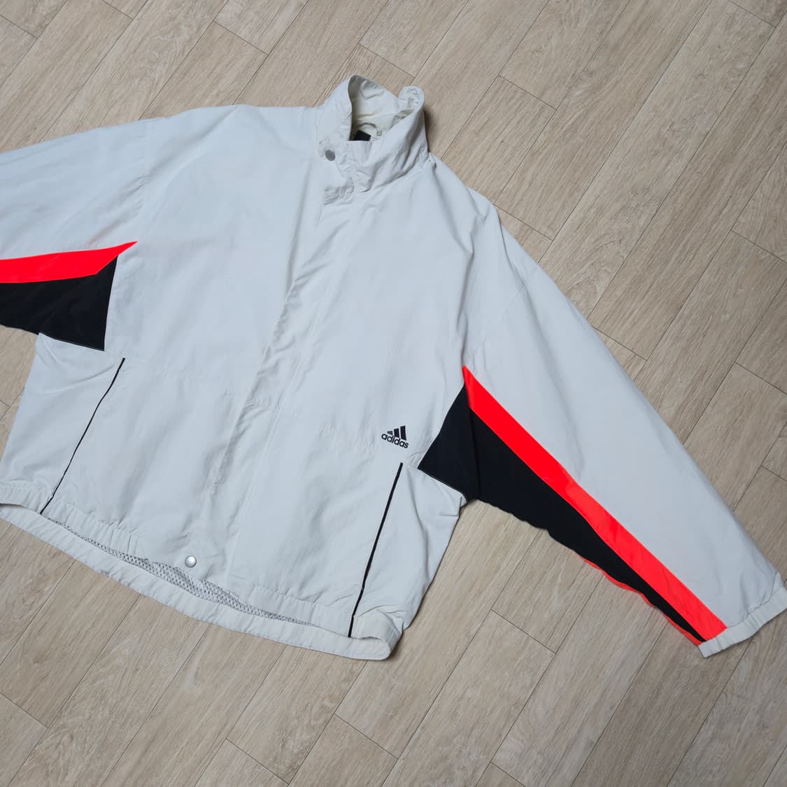 아디다스 THREE STRIPES 바람막이 L 상품이미지2