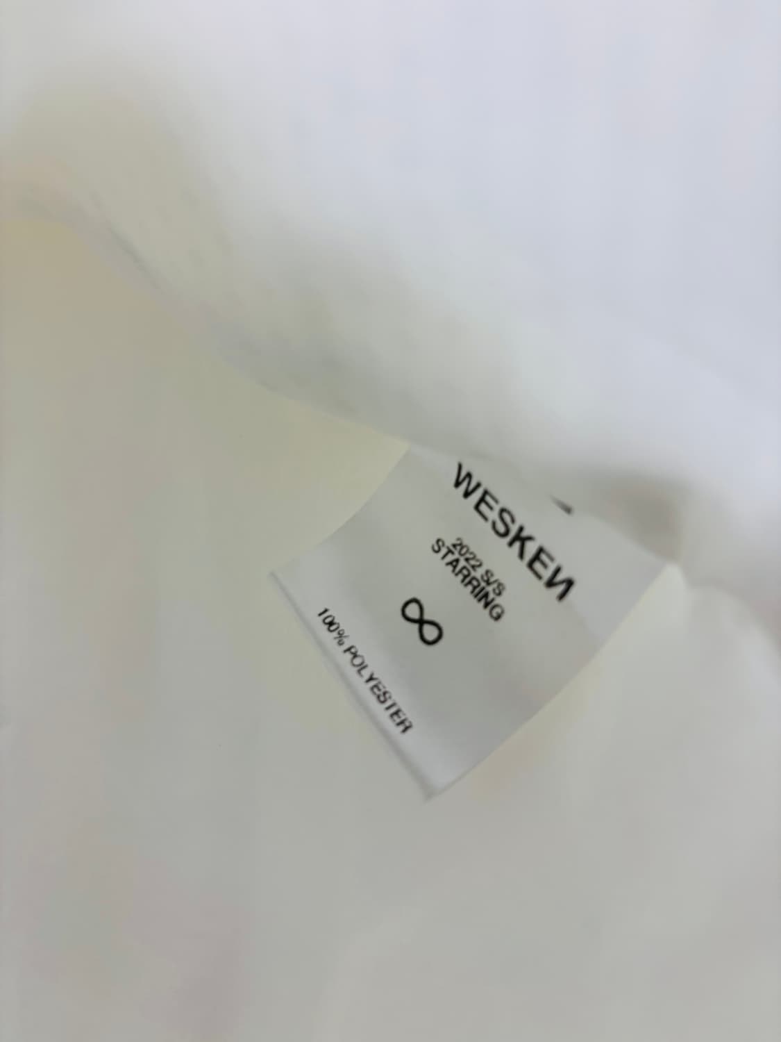 WESKEN(웨스켄) 피쉬테일 디테일 화이트 봄버 자켓 상품이미지4