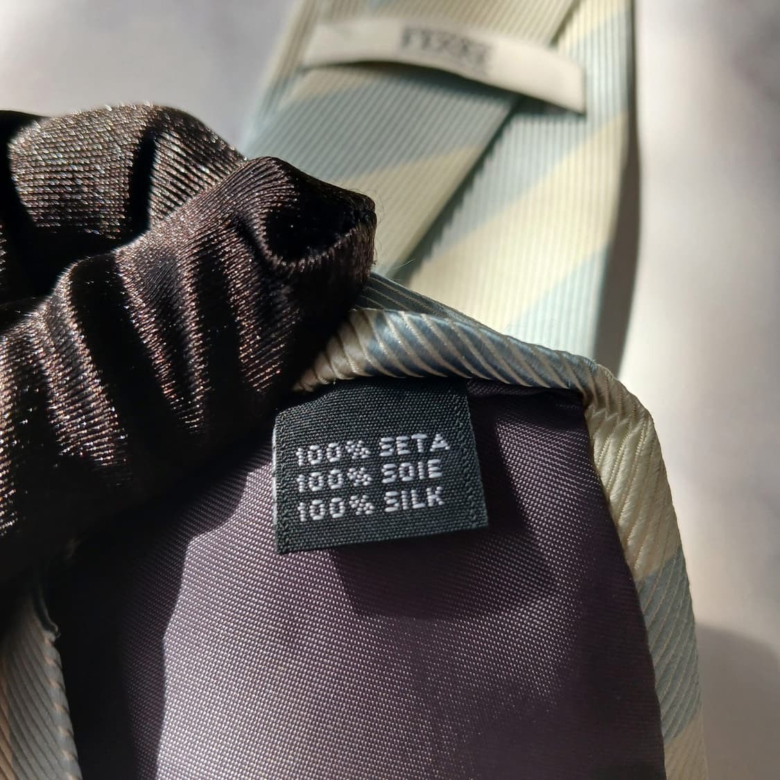 지안프랑코 페레 실크 블루 스트라이프 넥타이 9cm B등급 E910
 상품이미지5